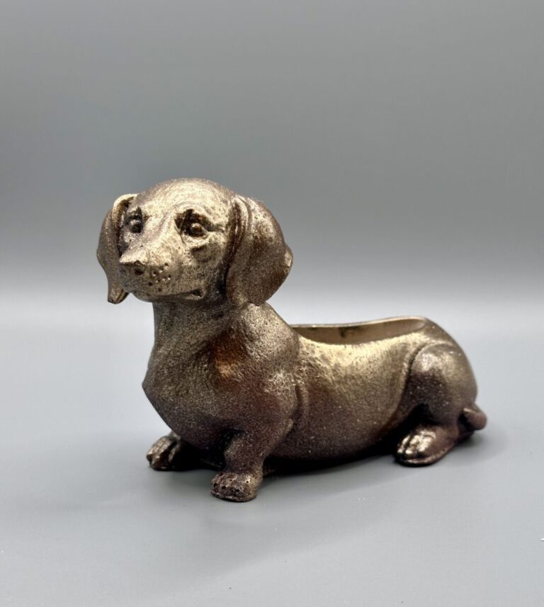 The Dashing Dachshund Aged Bronze