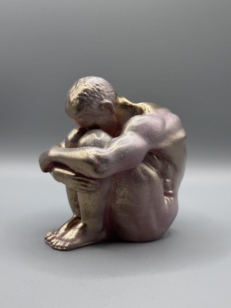Contemplative Figure Planters Champagne-Violet